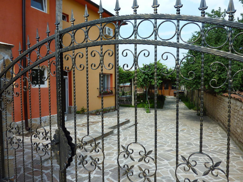 Villa Gamma Pavel Banya Luaran gambar
